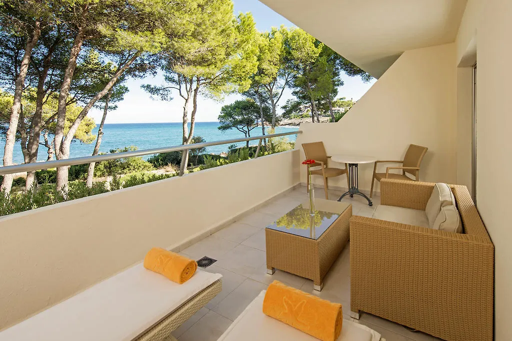 Iberostar Waves Pinos Park Hotel Font de sa Cala